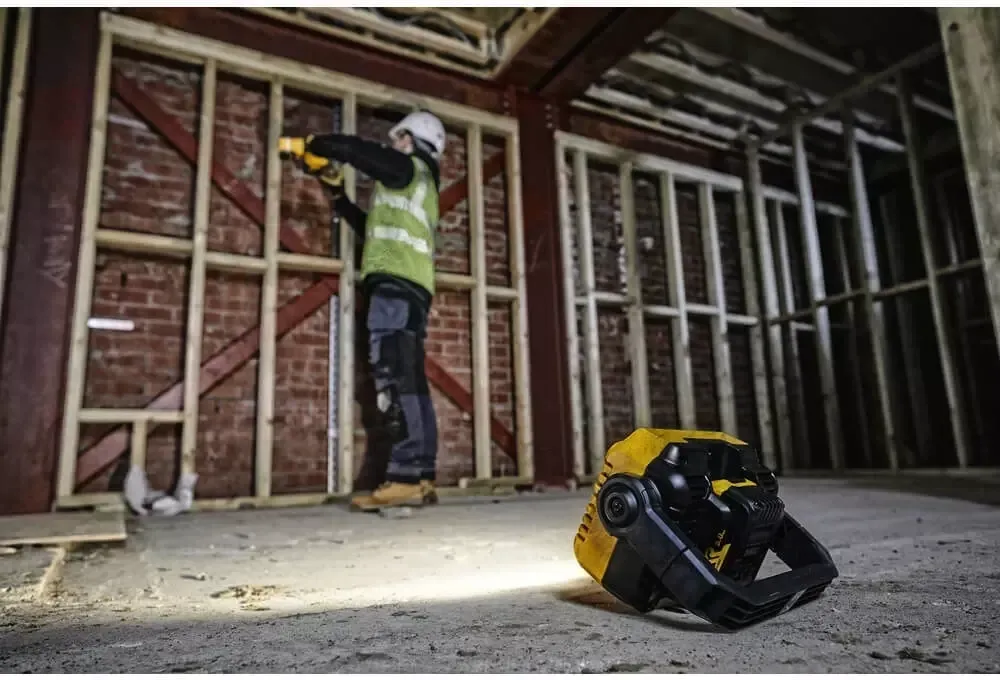 Профессиональный фонарь светодиодный аккумуляторный DeWALT DCL077: 12/18 V (без аккума и зарядки) Киев - изображение 5