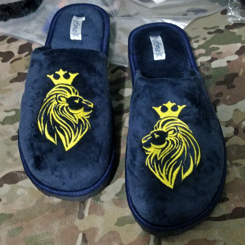 Брендовані тапочки під замовлення, Виготовлення тапочок з логотипом, нанесення логотипу Кожзам Одеса - фото 3