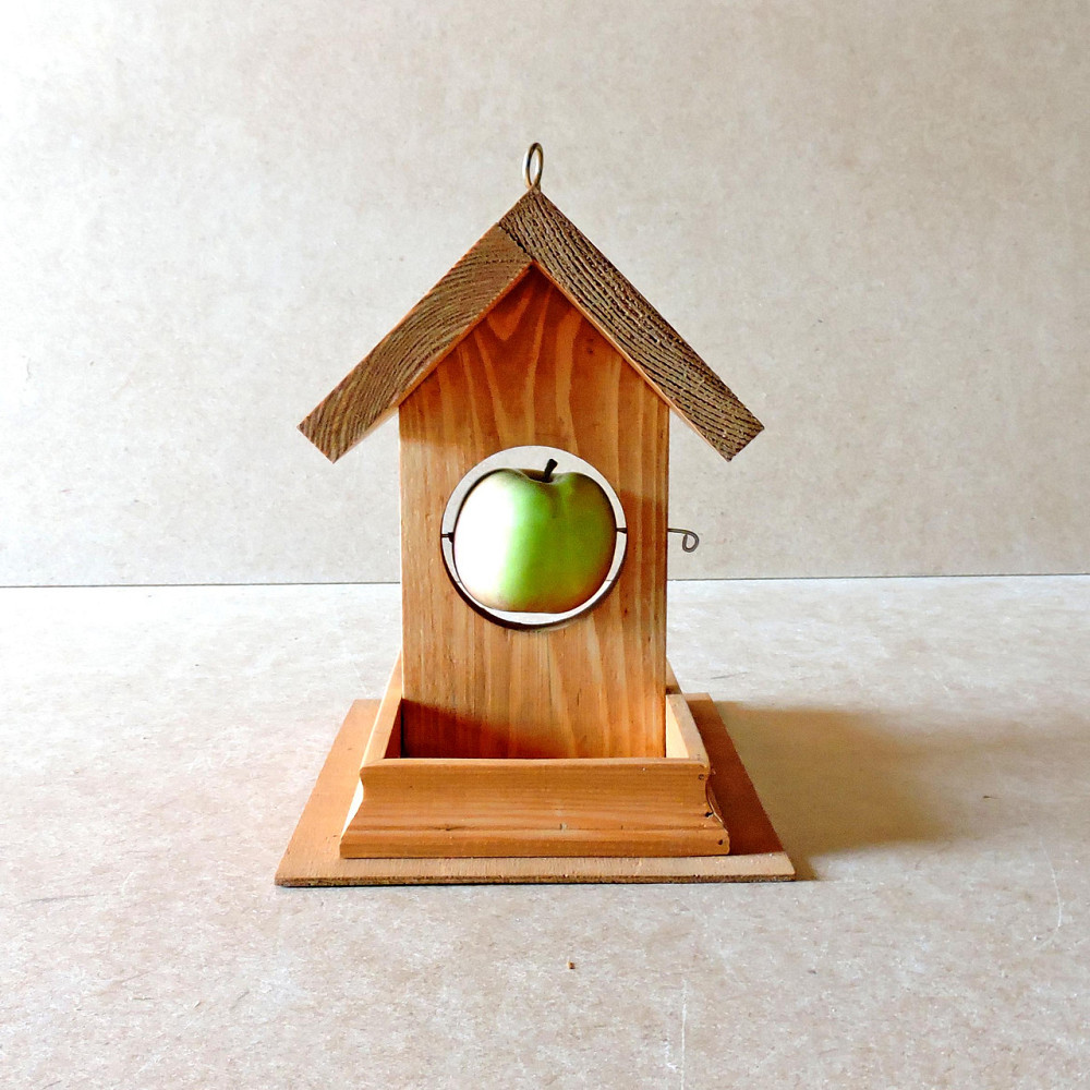 Кормушка садовая для птиц 