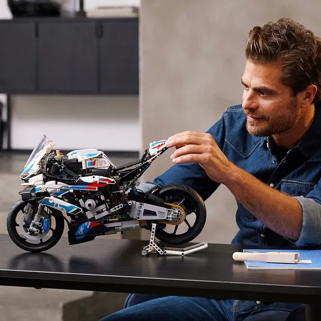 Конструктор мотоцикл Technik BMW M 1000RR (42130), 1920 деталей совместимый с lego лего Киев - изображение 3