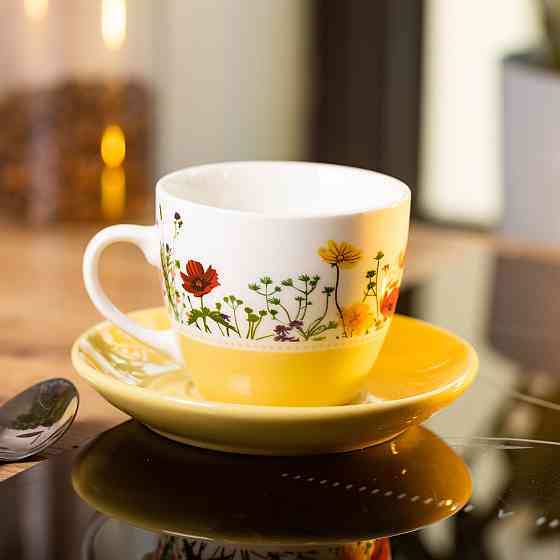 Желтая фарфоровая чашка с блюдцем и цветами 250 мл Киев