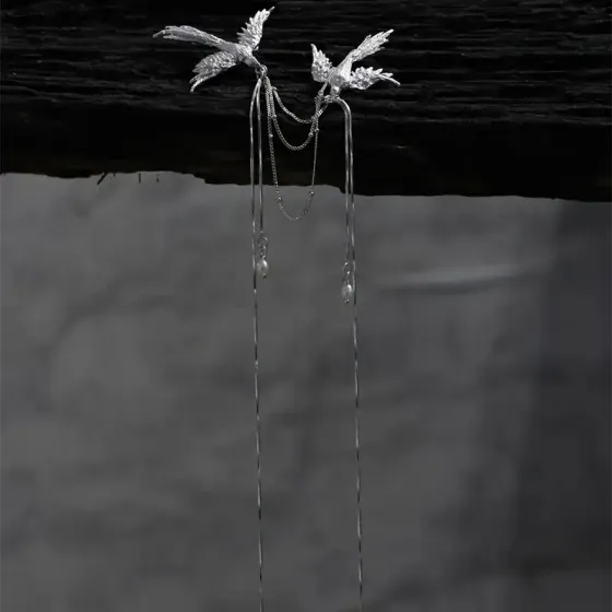 Брошь с птицами и цепочками – стильное серебристое украшение Киев