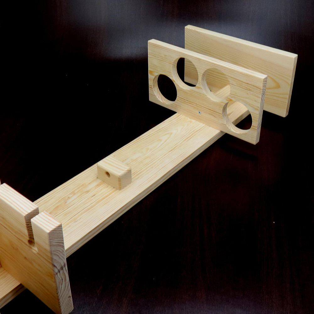 Настенная винная полка 