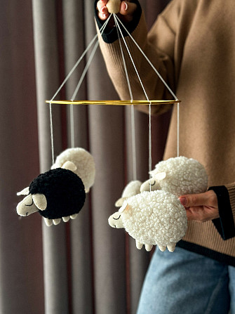 Детский музыкальный мобиль на кроватку для младенцев WooolyWool «Барашки» с 35 мелодиями Киев - изображение 7