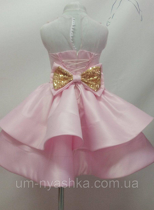 Пышные яркие нарядные платья 