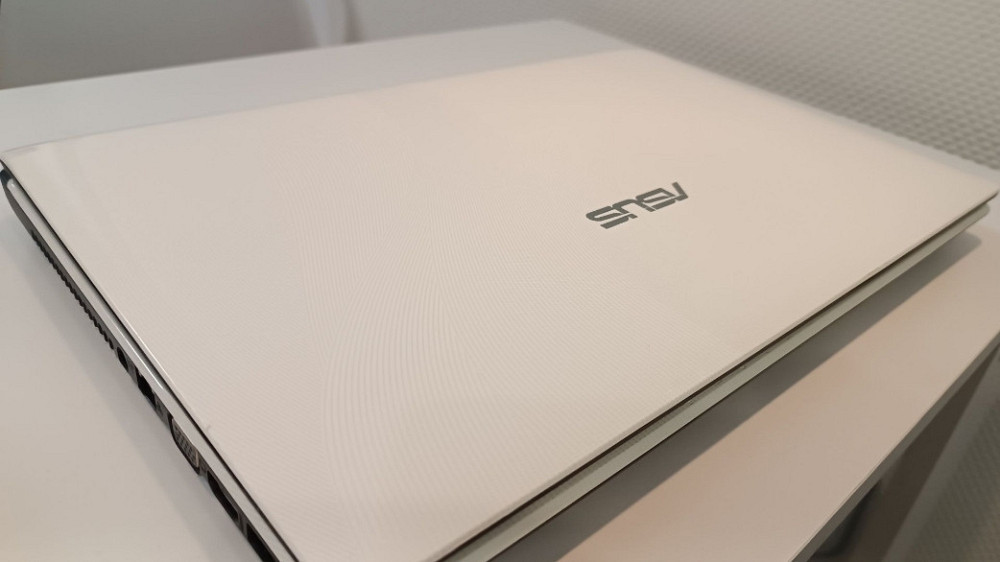 Ноутбук ASUS X53E ( Intel Pentium B950 2.1 GHz. HDD 500, RAM4) Київ - фото 3