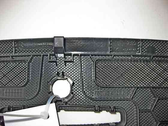 Mercedes-Benz  A2046802389 9051 Сітка торпеди верхня чорна під парктронік C-Class W204 рестайл Одесса