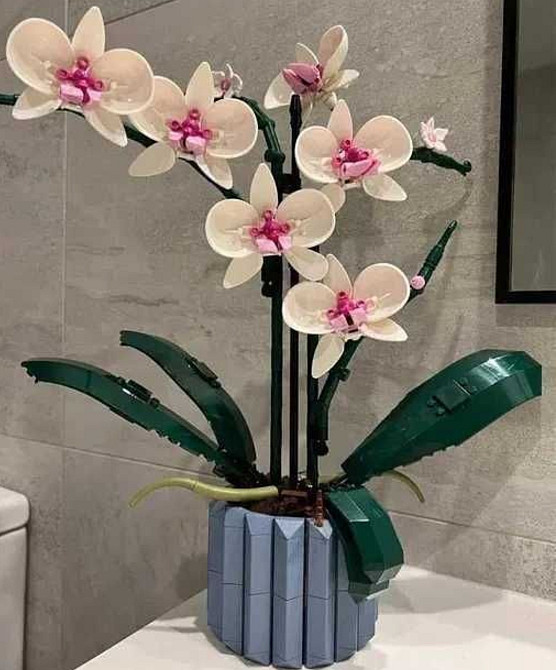 Конструктор напоминает LEGO Icons Botanical Орхидея из 608 деталей. Киев - изображение 5