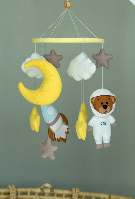 Дитячий музичний мобіль на ліжечко для немовлят WooolyWool «Космонавт» з 35 мелодіями Київ - фото 1