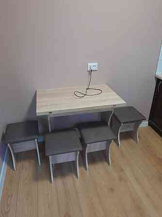 Стол на кухню и 4 мягких табурета (комплект) - Дуб Сонома Львов