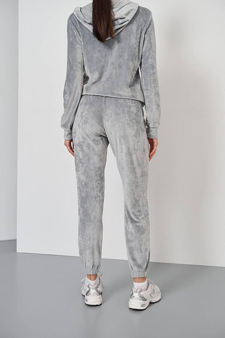 Женский велюровий костюм на змейке с капюшоном Серый M Харьков - изображение 3