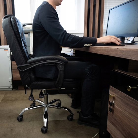 Офісне комп'ютерне крісло Primaveo з підніжкою | Еко-шкіра, Чорне Київ