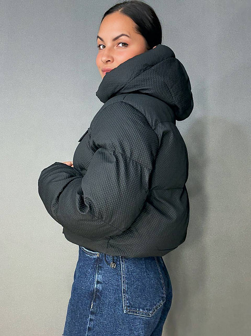 Куртка женская Lady Yep 10039 вафельная пуффер оверсайз с капюшоном черная, черный, 42 Киев - изображение 5
