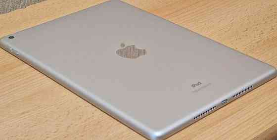 Планшет: Apple iPad 9th. 10.2