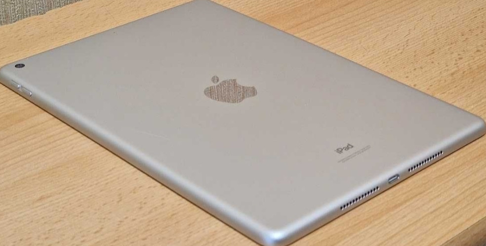 Планшет: Apple iPad 9th. 10.2