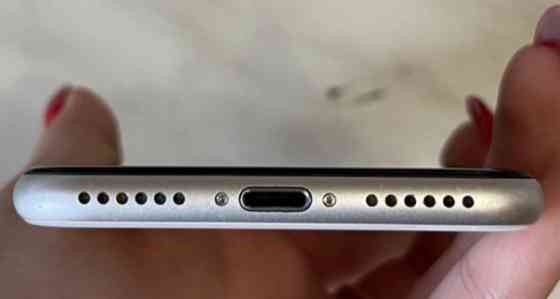 Айфон: iPhone SE (2020) Київ