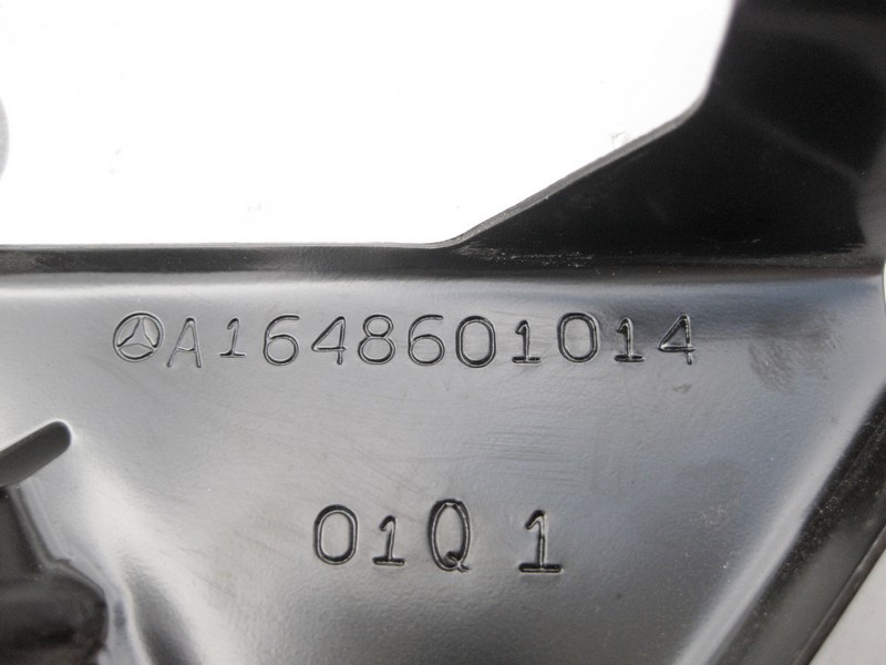 Mercedes-Benz  A1648601014 Кронштейн - утримувач правої карти багажника GL X164 Одесса - изображение 3