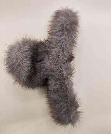 Шпилька крабік зі штучного хутра Смела