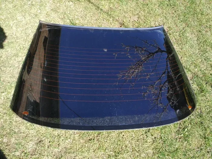 Стекло задньої ляды Mb566934 Міцубісі Ланцер хетчбек 91р.в. Mitsubishi Винница - изображение 1