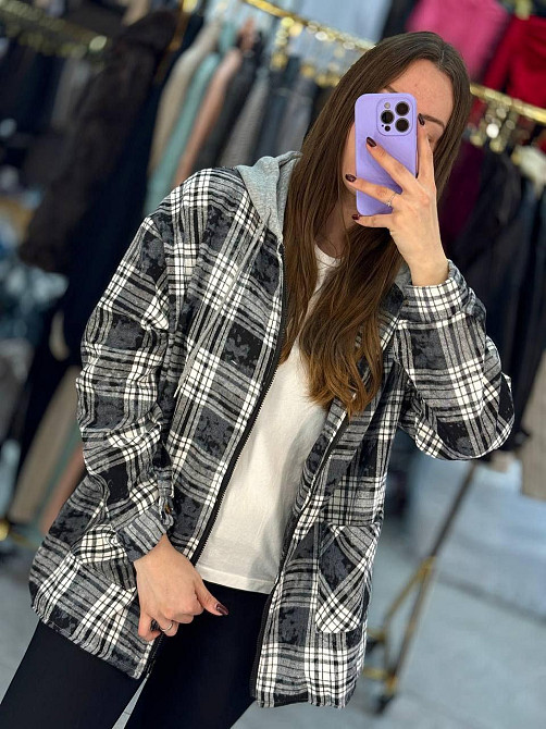 Жіноча тепла сорочка з капюшоном у карту байка на хутрі Чорний Одеса - фото 4