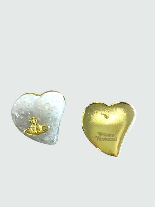 Сережки Vivienne Westwood сердечка перламутрові білі з логотипом золотисті Одеса - фото 2