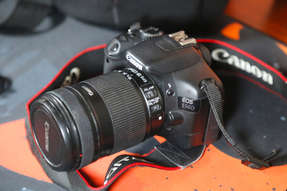 Дзеркальний фотоапарат Canon EOS 550D + EF-S 18-135 Дзеркалка.Комплект. Б\У Київ - фото 2