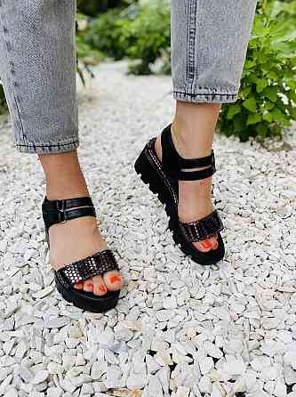 Olli Босоніжки жіночі чорні + квасоля OLLI 3-56274 літні / Шкіряні босоніжки на танкетці 37-39 Коломыя
