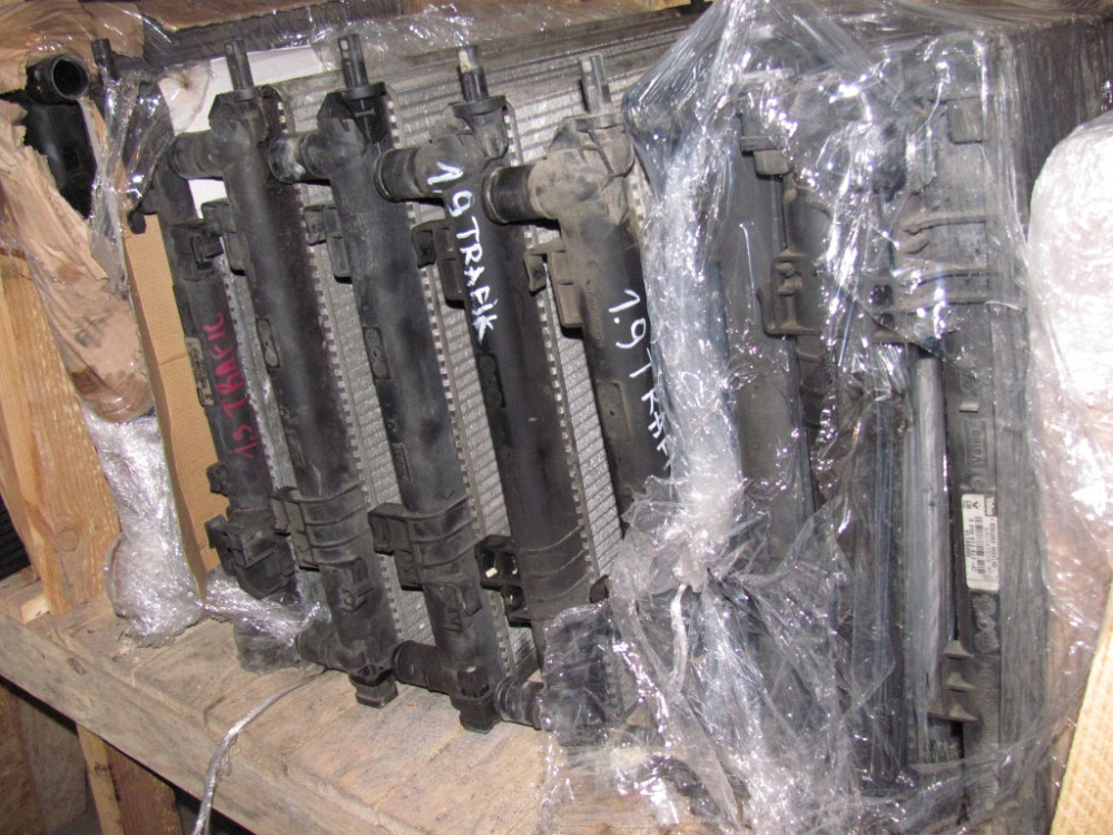 Радіатор охолодження двигуна Opel Vivaro 1.9 dci 2001-2006 Ковель - изображение 1