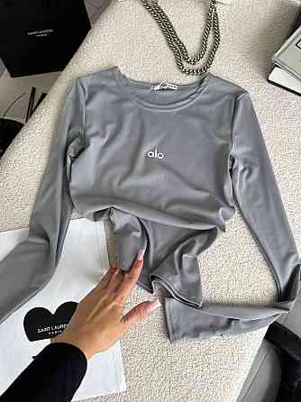 Стильний жіночий базовий лонгслів із написом і вирізом під пальчик мікродайвінг Сірий Одеса