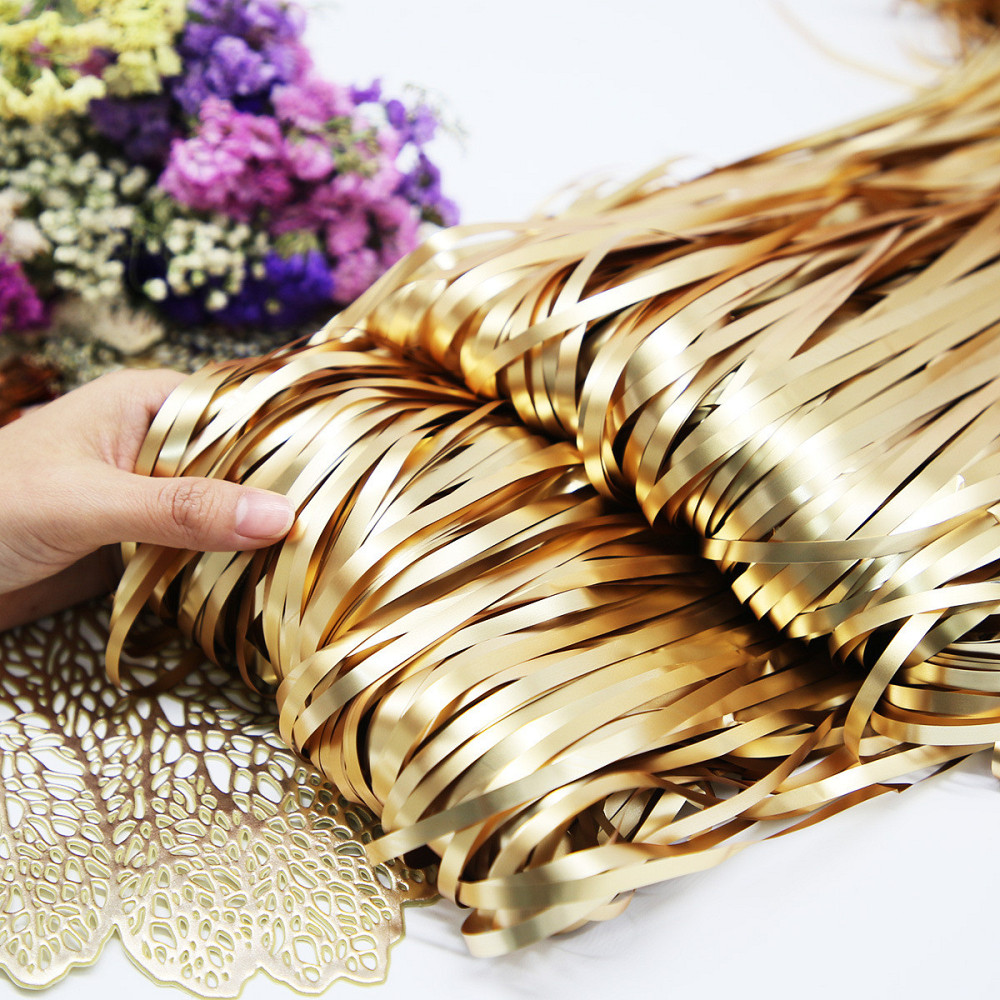 Дощик для фотозони матовий прикраса 245 см на 92 см золотистий Київ - фото 1