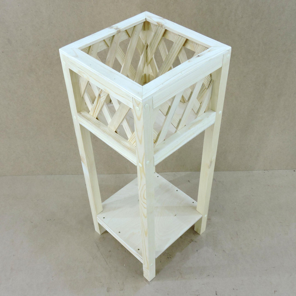 Кашпо на стойке 