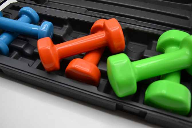 Набір гантелей в кейсі 6 кг. PowerPlay 4103 Fitness Dumbells (2шт.*0,5кг. 2шт.*1кг. 2шт.*1,5кг.) Каменское - изображение 5
