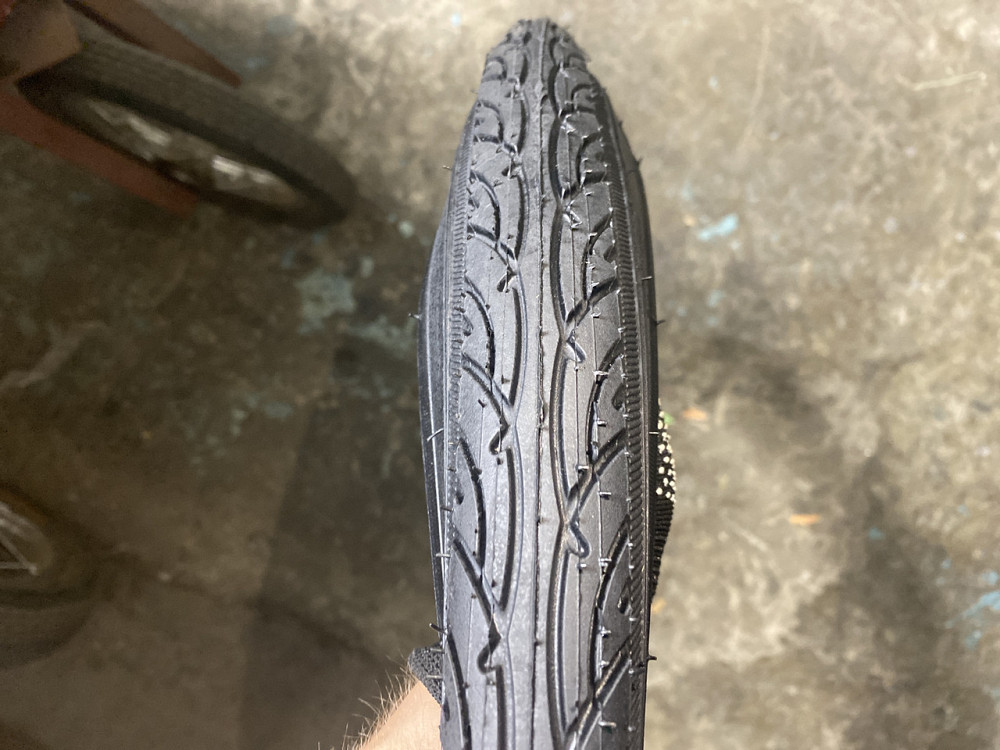 Велосипедна шина 28*1,75 Мукачево - фото 1