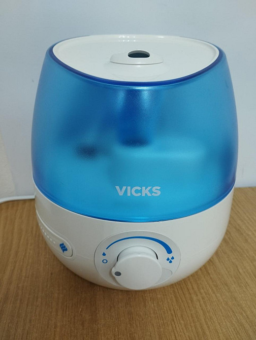 Б/В Ультразвуковой увлажнитель воздуха Vicks Mini Cool Mist VUL525E — Бесшумный детский увлажнитель с диффузором эфирных мас Киев - изображение 2
