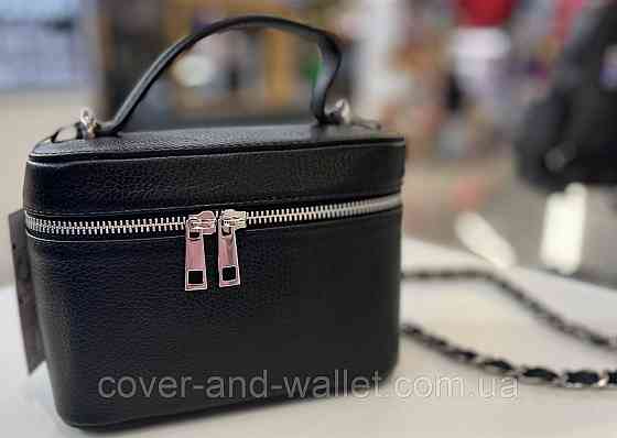 Модна жіноча шкіряна сумка косметичка через плече чорного кольору Virginia Conti Київ