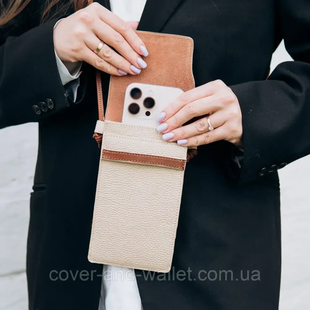 Жіноча шкіряна міні сумка клатч через плече бежевого кольору Grande Pelle 70374323 Київ - фото 5