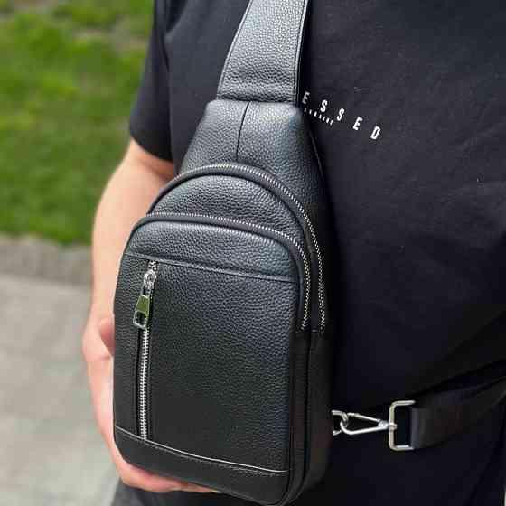 Стильная мужская сумка - бананка, слинг нагрудная из натуральной кожи на молнии чёрная TIDING BAG Киев
