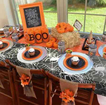 Скатерть на хэллоуин Паутина с пауками 140 на 180 см черно-серебристый Киев