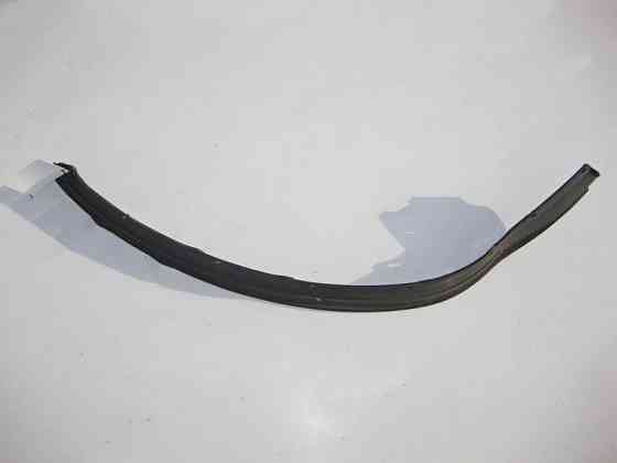 Mercedes-Benz  A1647201478 Ущільнювальна гумка передніх дверей до правого крила ML W164 GL X164 Одеса