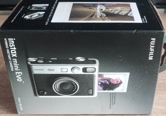 Фотоапарат Fujifilm INSTAX MINI EVO полороїд кольоровий. Харків - фото 3