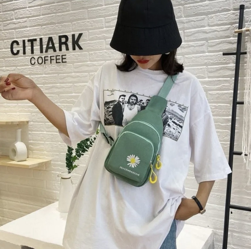 Маленькая женская сумочка через плече нагрудная сумочка для девочек зеленая размер сумки 24*16*5см, 2 кармана Киев - изображение 1