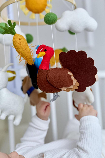 Детский музыкальный мобиль на кроватку для младенцев WoollyFox 