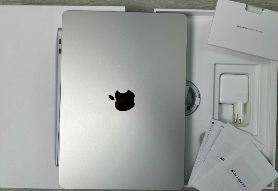 Ноутбук MacBook Air 13 2022 Starlight M2 8Gb. 256Gb. SSD , A2681 Идеал ! Киев - изображение 5