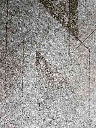 Шпалери вінілові на флізелін GranDeco Dorina метрові геометрія смуги фігури золотом на пісочно бежевому Київ