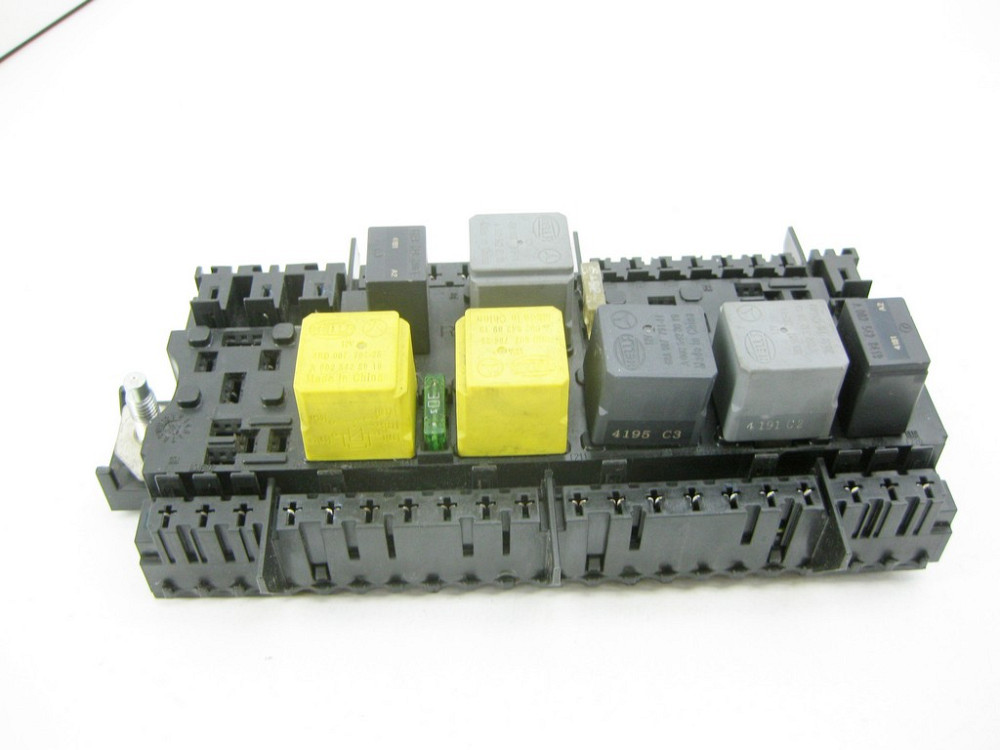 Mercedes-Benz  A2469067100 Блок реле під капотом праворуч CLA Shooting Brake X117 CLA C117 GLA X156 A-class W176 B-class W242 B-class W246 V-class W44 Одесса - изображение 3