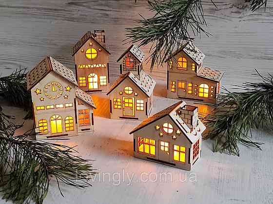 Новорічна інсталяція “Казкове містечко” п'ять дерев’яних будиночків з підсвіткою Ірпінь