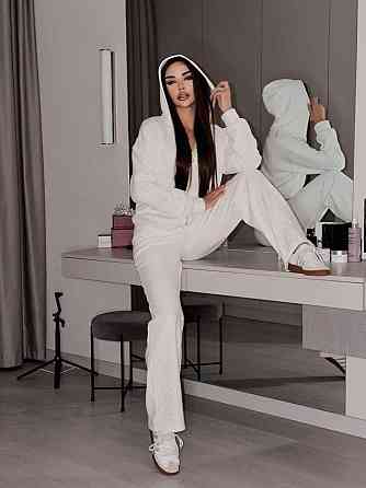 Стильний жіночий повсякденний костюм зі стразами вільного крою тринитка Молочний, 46/48 Одеса