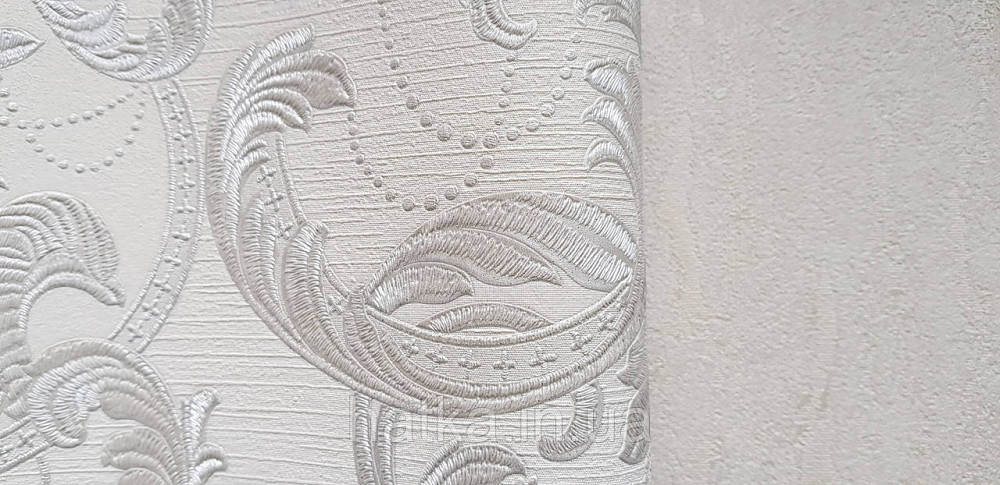 Шпалери вінілові на флізеліні AdaWall Signature1.06х10 вензелю завитки структурні сріблясті на білому Київ - фото 3