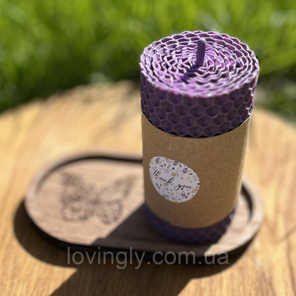 Свеча из вощины лавандового цвета на деревянной подставке. Ирпень - изображение 2