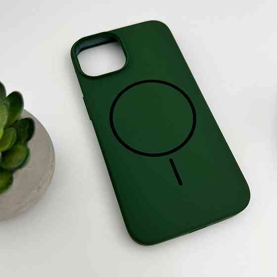 Чехол для iPhone 15 Cosmic с магнитом, зеленый Киев